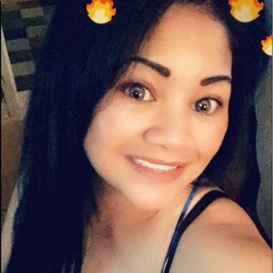 Meet your Posher, Elaine